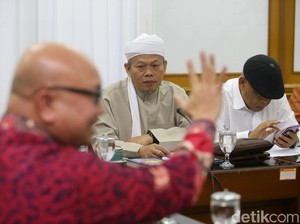 Cegah Kecurangan, FUI Ajak Warga Salat Subuh Berjemaah pada 17 April