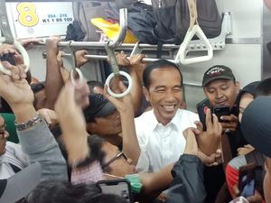 TKN Pertanyakan Rocky Gerung Soal KRL Sudah Disterilisasi untuk Jokowi