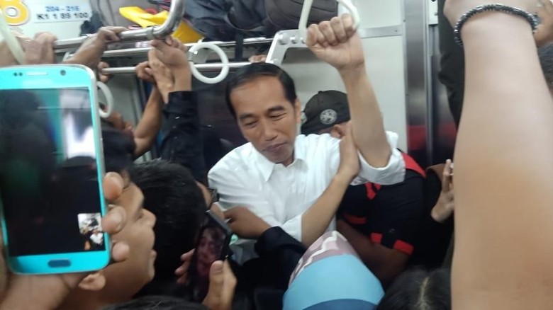 PT KCI: Perjalanan Jokowi Naik KRL Dadakan, Semua Berjalan Natural PT KCI: Perjalanan Jokowi Naik KRL Dadakan, Semua Berjalan Natural
