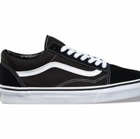 Vans Old Skool menjadi yang pertama dari brand ini dengan panel kulit untuk menambah ketahanannya. Sepatu klasik ini juga yang pertama tampil dengan jazz stripe logo Vans. Foto: Vans
