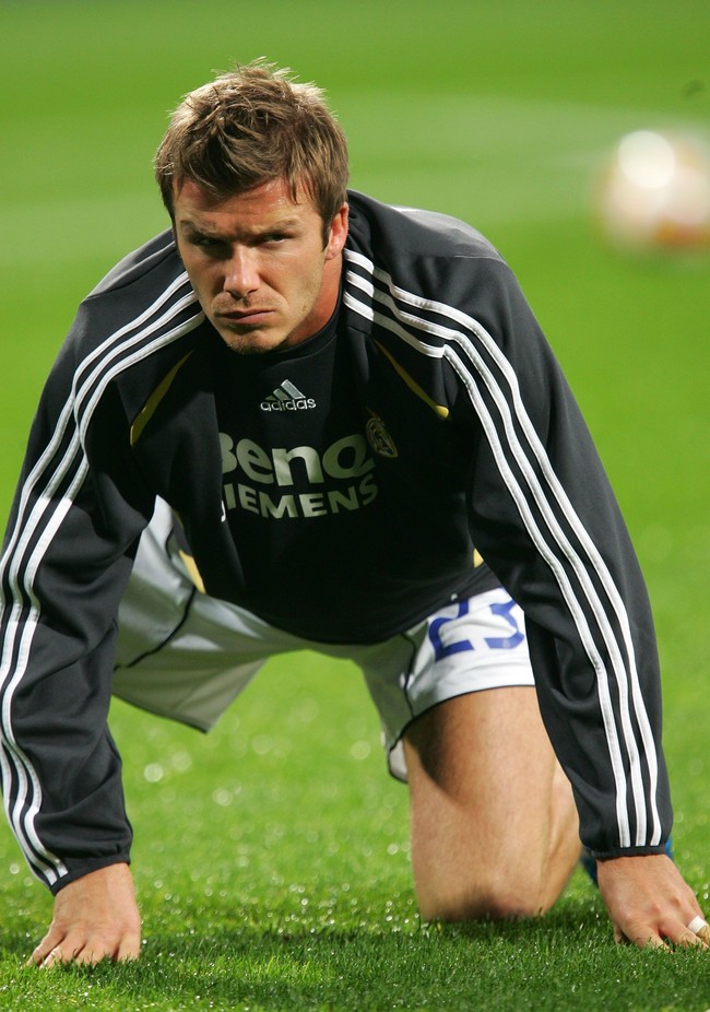 Saat masih aktif menjadi atlet sepak bola, David Beckham mengasuransikan kedua kakinya senilai Rp 494 miliar untuk jaga-jaga jika ia mengalami cedera atau cacat. Foto: Getty Images