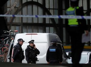Paket Bom Ditemukan di 3 Lokasi di London, Polisi Antiteror Dikerahkan