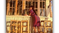 Wanita kelahiran Jakarta itu masih terbilang muda. Hilda lahir pada 16 Mei 1995 sehingga usianya baru akan memasuki 24 tahun.  Foto: Instagram hvkhildavitriakhan