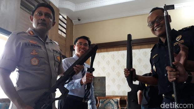 Bea Cukai Solo Amankan Senapan Laras Panjang Kiriman dari AS