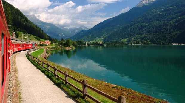 7 Perjalanan Kereta Terindah di Swiss