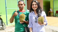 Meskipun tinggal di Jakarta, Livy belakangan ini sibuk menyambangi Jateng. Banyak momen kulineran yang dilakukan Livy saat kunjungan kampanye ini.  Foto: instagram @livyandriany