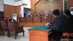 Lagi Ratna Sarumpaet Salam 2 Jari di Sidang Eksepsi