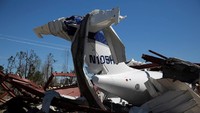 Kawasan Bandara telah disterilisasi oleh pihak kepolisian untuk mengantisipasi korban terluka mengingat kondisi bandara dan hanggar tempat pesawat rusak berat akibat dihantam tornado.