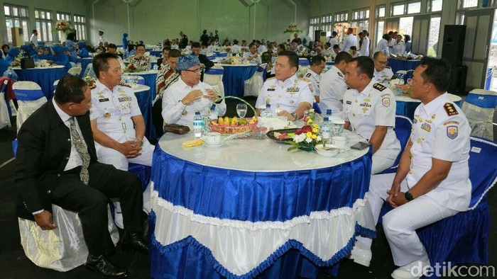 Letkol Laut (P) Yulius Azz Zaenal Resmi Jabat Danlanal Banyuwangi