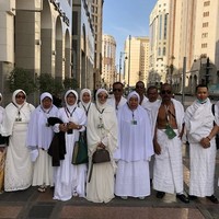 Sebagai penyanyi dangdut, Zaskia Gotik kerap memiliki image seksi. Namun, penampilannya saat beribadah umrah beberapa waktu lalu tampak berbeda. Foto: Instagram