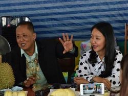 Ini Putri Bos Durian yang Viral Karena Dicarikan Suami