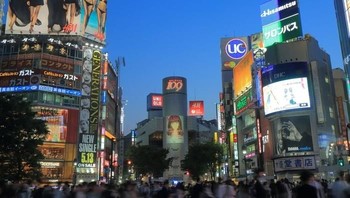 Area yang sama di masa sekarang di malam hari. Foto: Vintages