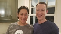 Kompak di dapur! Begini gaya Priscilla dan Mark saat membuat kue. Priscilla terlihat cantik khas Asia karena ia merupakan keturunan Vietnam. Foto: Instagram zuck