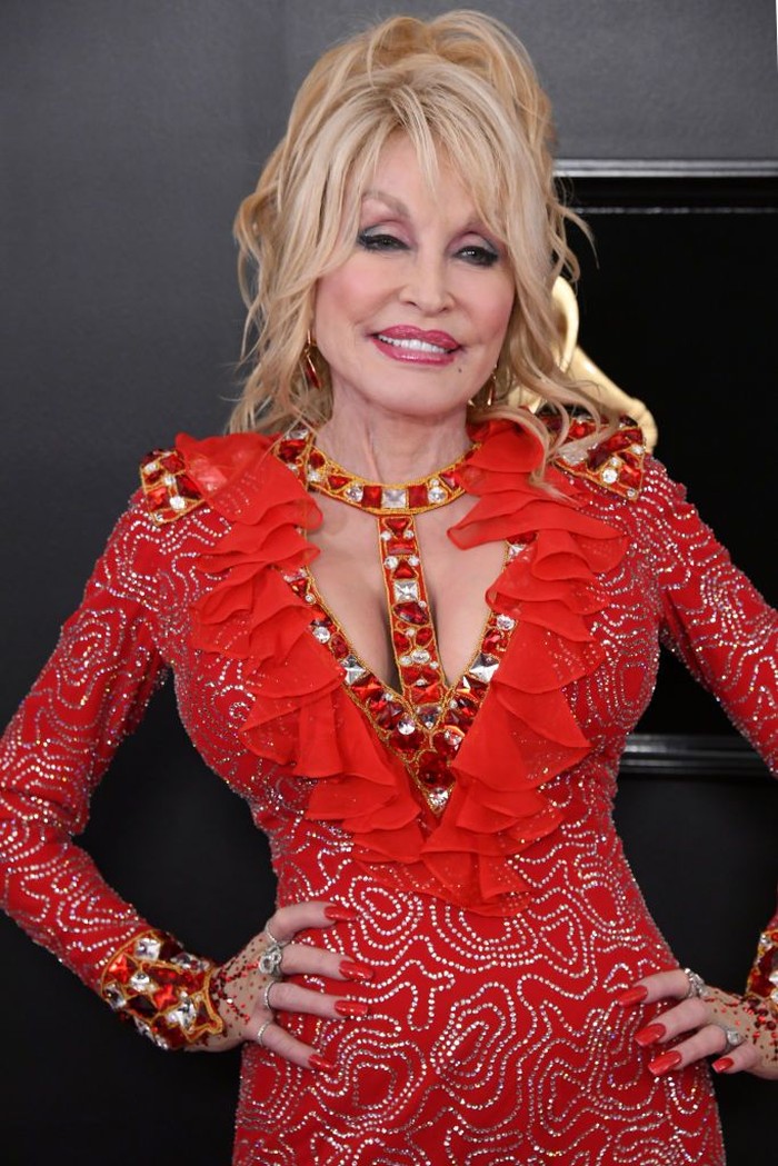 Selebriti Asuransi Bagian Tubuh LOS ANGELES, CALIFORNIA - FEBRUARY 10: Dolly Parton attends the 61st Annual GRAMMY Awards at Staples Center on February 10, 2019 in Los Angeles, California. (Photo by Jon Kopaloff/Getty Images)