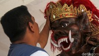 Umat Hindu akan merayakan Hari Raya Nyepi. Pura Agung Wira Satya Bhuana, Gambir, Jakarta Pusat, telah merampungkan pembuatan ogoh-ogoh untuk di arak jelang hari H.