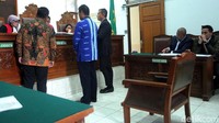 Selain Syafri, Ketua Dewas BPJS Ketenagakerjaan Guntur Witjaksono dan anggota Dewas BPJS Ketenagakerjaan Aditya Warman juga turut menjadi tergugat.
