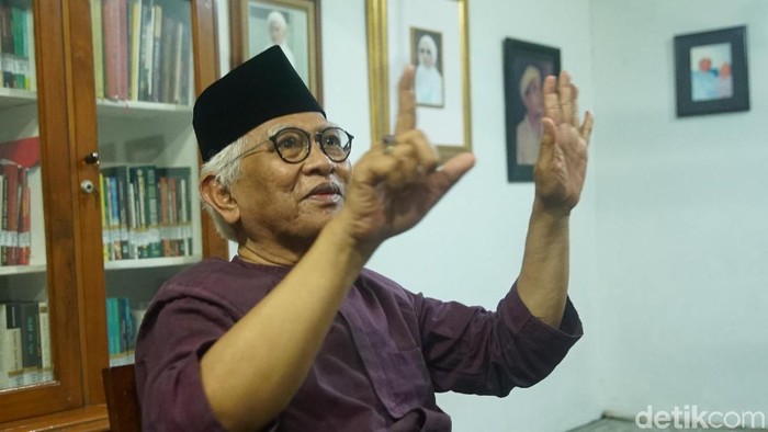 KH Mustofa Bisri (Gus Mus)