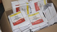 Pada kesempatan tersebut, Kapolda Jabar melaksanakan pengecekan Kotak Suara dan pengecekan Pelipatan Surat Suara yang sudah selesai dilipat. Dok. Humas Polres Bogor.