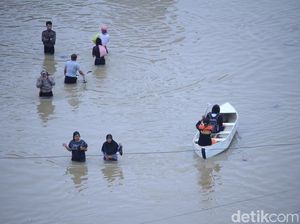 Banjir Kepung Kabupaten Bandung, Ratusan Orang Mengungsi