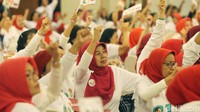 Para istri purnawirawan TNI AL yang tergabung dalam Paguyuban Srikandi Jala Nusantara mendeklarasikan dukungan untuk Joko Widodo (Jokowi)-Maruf Amin. Mereka mendukung Jokowi-Maruf memenangkan Pemilu 2019.