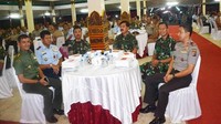 Hadi Tjahjanto sering menghadiri berbagai acara jamuan makan malam. Ini posenya saat menghadiri acara makan malam bersama personel TNI dan Polri di wilayah Yogyakarta. Foto: Istimewa