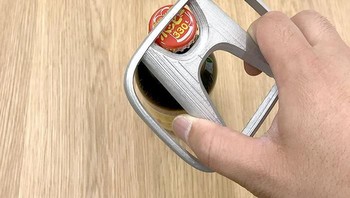 Honda jadi pembuka tutup botol. Foto: Taku Omura via Brainberries