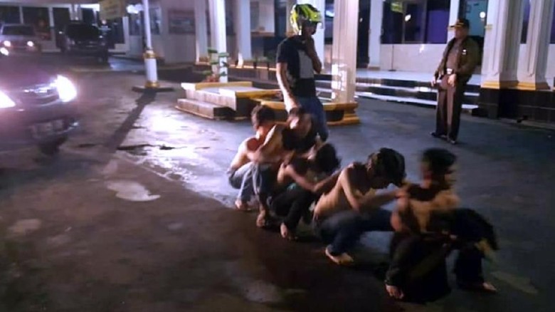 Tumpas Geng Motor, Polisi Sukabumi Intai Pelaku dan Gerebek Markas Tumpas Geng Motor, Polisi Sukabumi Intai Pelaku dan Gerebek Markas