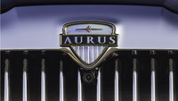Aurus juga menerima layanan personalisasi kepada pemesan mobilnya. Konsumen dapat menentukan apa saja bahan dan fitur yang ingin ditambahkan pada interior mobil sesuai selera mereka.Foto: Pool