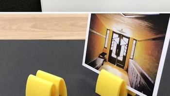 Logo McD bisa untuk menjepit kertas atau menaruh foto. Foto: Taku Omura via Brainberries