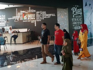 Toko Unik di Terminal Eksekutif Merak