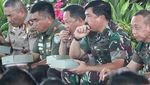 Potret Panglima TNI Hadi Tjahjanto Saat Makan Siang Bersama Jokowi hingga Makan Nasi Padang