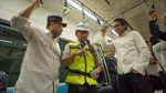 Gaya Menteri Jokowi Ramai-ramai Jajal MRT Jakarta
