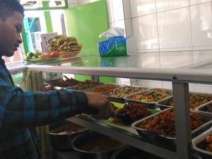 Bingung Memilih Menu Makan Siang? Ini 5 Tips Mencukupi Kebutuhan Nutrisi
