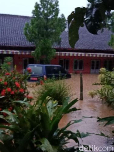 Bawaslu Ponorogo Tergenang Banjir, Data Penting di CPU Rusak