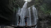 Dalam proses menemukan The Lost Paradise di adegan MTMA The Movie, para aktor datang ke Air Terjun Tiu Kelep (My Trip My Adventure)