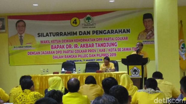Soal Penangkapan Robertus, Akbar Tanjung: Suarakan Demokrasi Ada Rambu