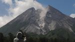 Potret Merapi Muntahkan Awan Panas Hari Ini