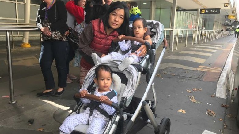 Kembar Siam Bhutan Pulang dari Australia Setelah Empat Bulan di Melbourne Kembar Siam Bhutan Pulang dari Australia Setelah Empat Bulan di Melbourne