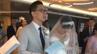 Yuanita Christiani tampak menangis haru. Foto: Instagram Yuanita Christiani