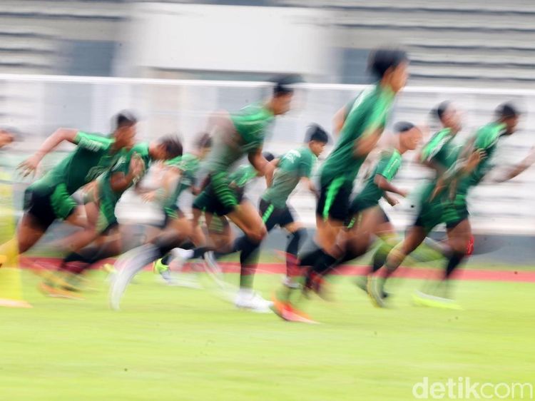 Serius Berlatih, Para Pemain Berebut Tempat di Timnas U-23
