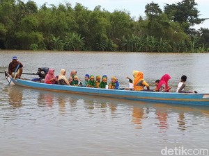 Luapan Bengawan Solo Meningkat, 3 Desa di Bojonegoro Terisolasi