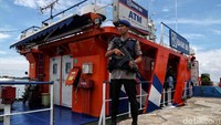 Kapal Bahtera Seva I pun dilengkapi dengan anjungan tunai mandiri (ATM) untuk memudahkan warga yang ingin melakukan tarik tunai tanpa melalui teller.