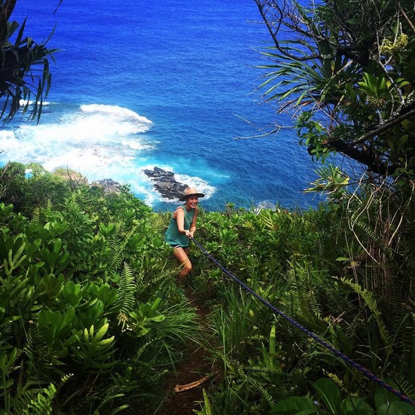 Ini di salah satu lokasi syuting Film Kong: Skull Island. Ada yang tau dimana? (brielarson/Instagram) Ini di salah satu lokasi syuting Film Kong: Skull Island. Ada yang tau dimana? (brielarson/Instagram)