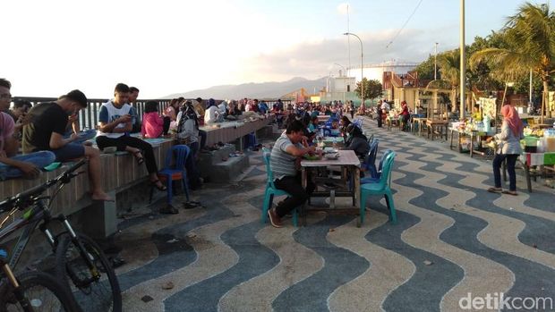 Wisatawan di Lombok