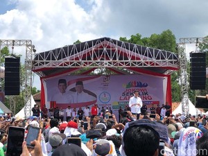 Jokowi Hadiri Deklarasi Dukungan Petani dan Nelayan Lampung
