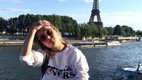 Liburannya di Paris. (brielarson/Instagram)