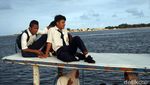 Meraup Untung Lewat Perahu Tradisional Pembelah Laut Jawa