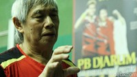 Kini Christian Hadinata melatih bulutangkis di PB Djarum.