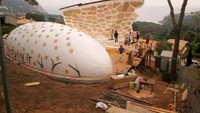 Uniknya, rumah tersebut dibangun dengan menggabungkan teknik tradisional dan juga digital. Enric Ruiz-Geli/Inhabitat.