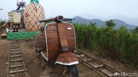 Pengunjung cukup membayar tiket masuk Rp10.000, parkir motor Rp 3.000 dan mobil Rp 6.000. Tiket masuk lokasi wisata ini sudah termasuk asuransi (Eko/detikTravel)